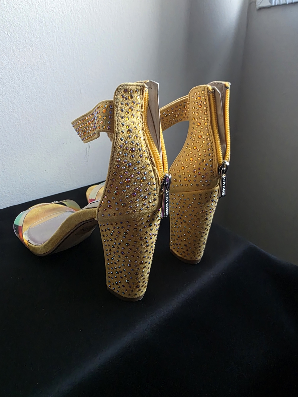 Cape Robbin Skylar Yellow Rhinestone Block Heels Size 9